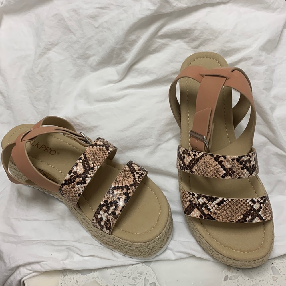 Women’s sandals